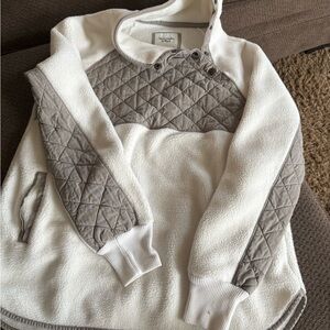 Abercrombie & Fitch Cream and Gray Quilted Pullover